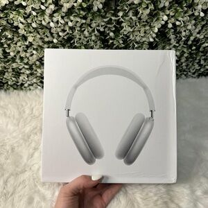 Not real Apple AirPod maxes